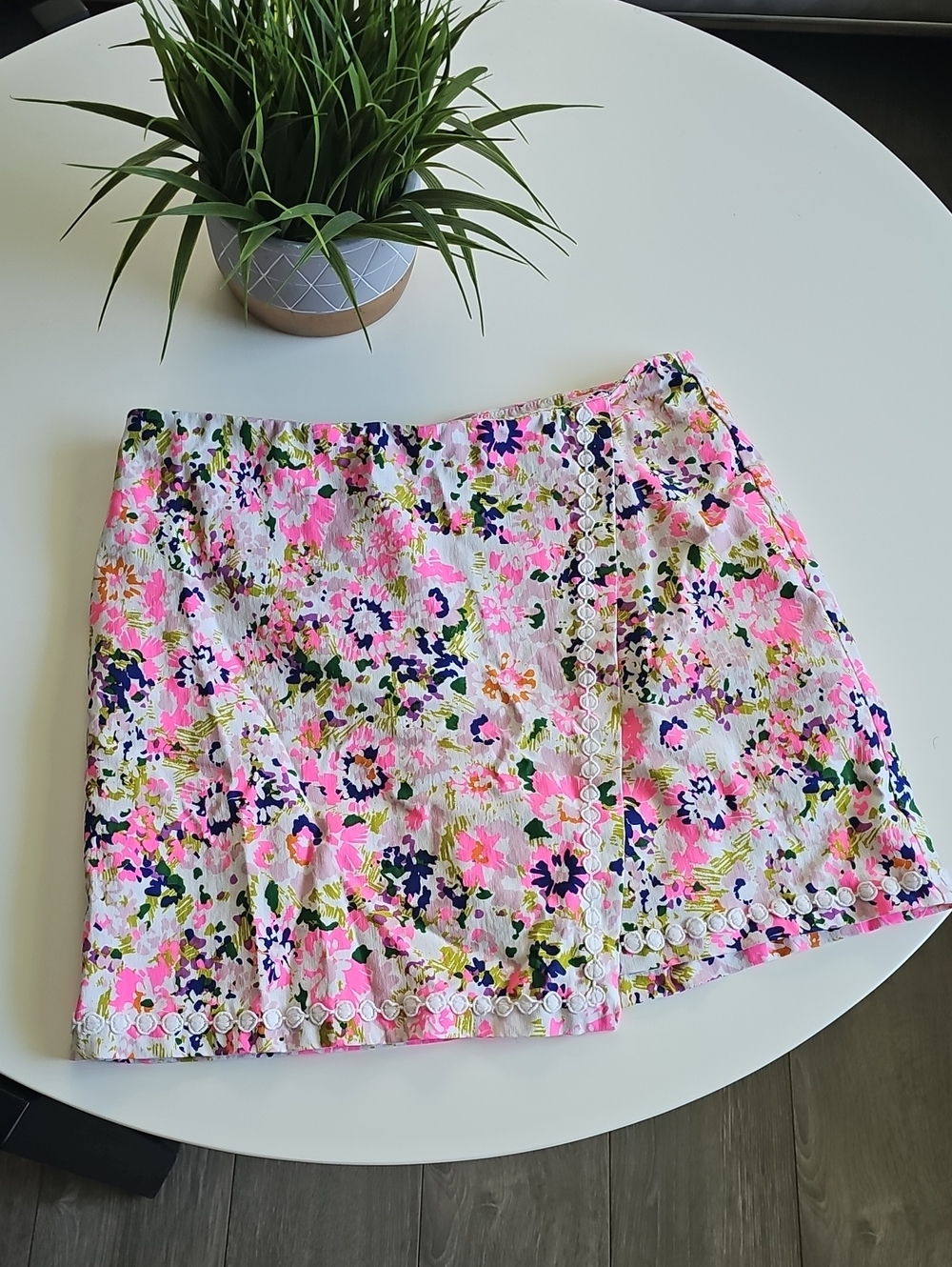 Crown & Ivy Floral Pink Mixed-Color Short Skort